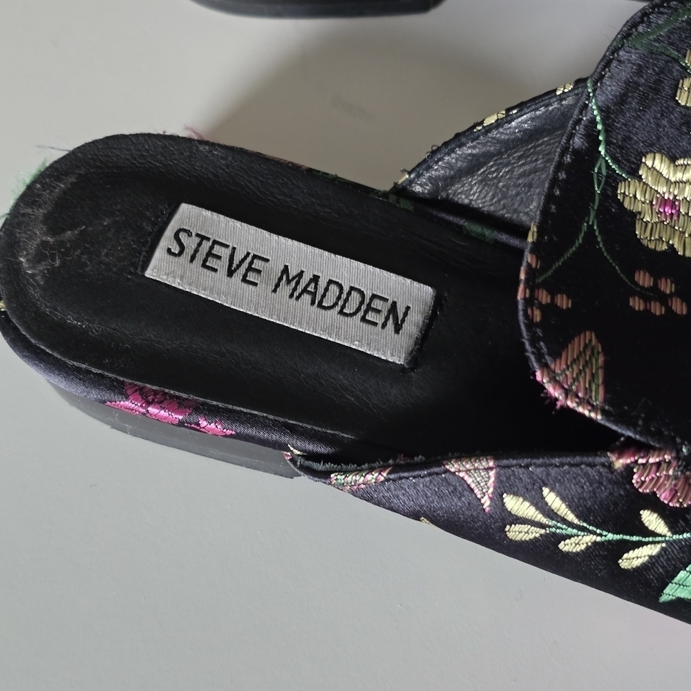 Steve Madden floral embroidered with golden buckle mules size 37 - Picture 2 of 6